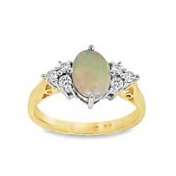Pre Owned 18ct Opal and Diamond Ring ZB878